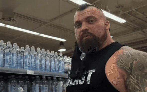 Eddie Hall Arrives In Dubai For The Worlds Strongest Boxing Match vs Thor