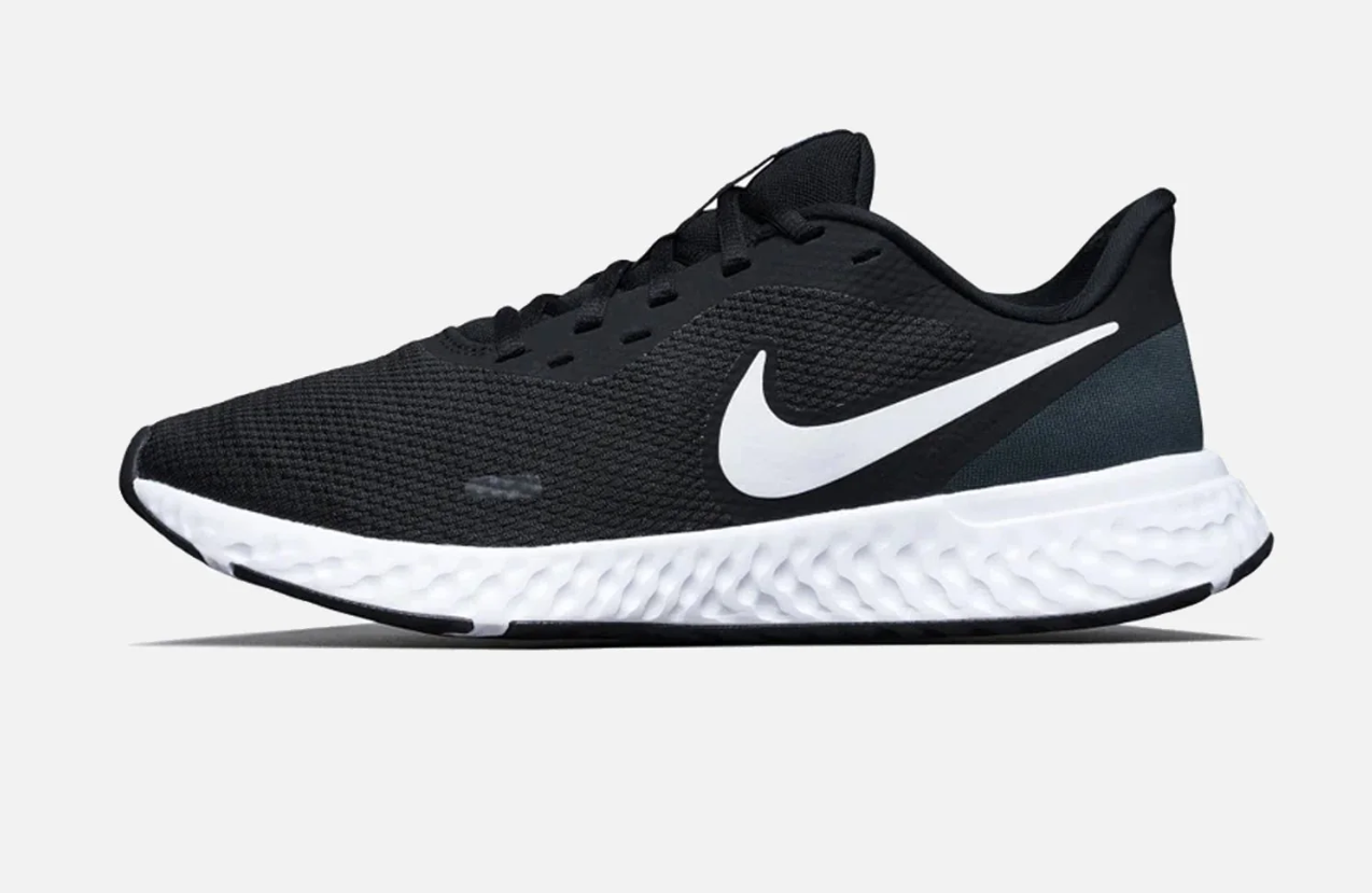 Nike Revolution 5